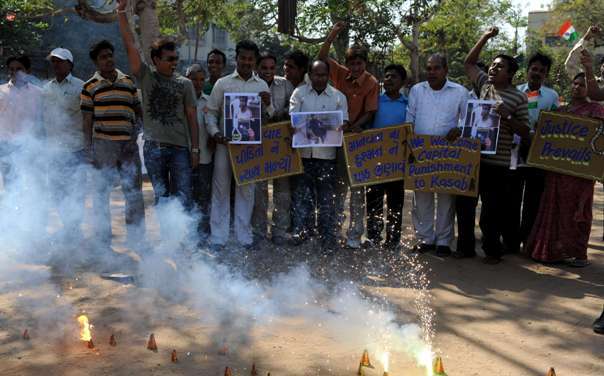 Curtea Supremă indiană confirmă pedeapsa cu moartea pentru autorul atentatelor de la Mumbai - kasab-1346222609.jpg