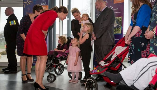 Kate Middleton, devastată de moartea copilului... - kate-1417001258.jpg