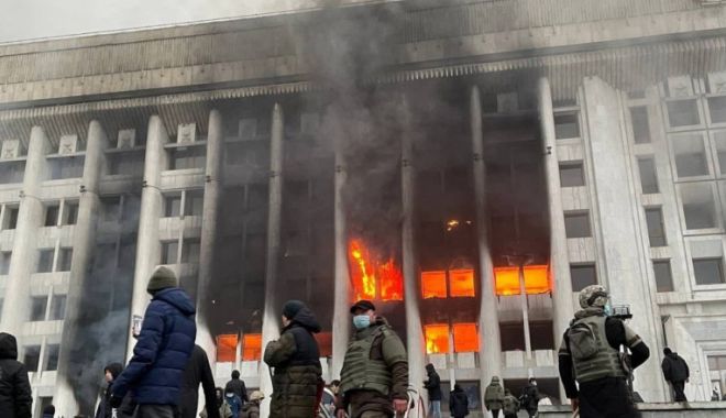 Ministerul de Externe: Aproximativ 100 de români se află în Kazahstan - kazak-1641460037.jpg