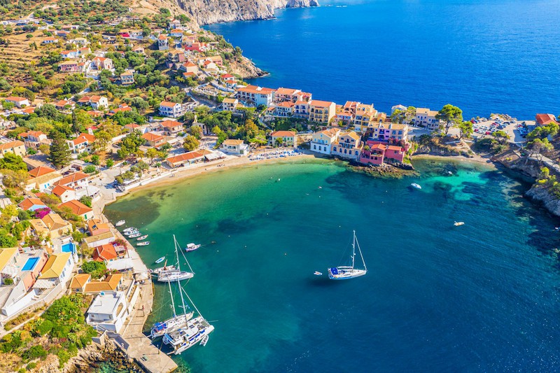 ALERTĂ ÎN GRECIA! Stare de urgență în destinaţii preferate de români! Restricţii peste restricţii - kefaloniaislandgreecesaillaviesa-1721898328.jpg