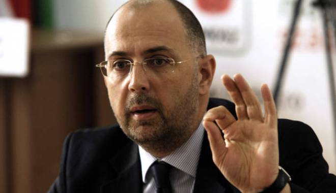 Kelemen Hunor: Nu mi-a fost ușor să stau alături de Ponta; voi veni și de pe Lună pentru oameni ca Ungureanu - kelemenziuavecheropozanoua2-1435682805.jpg