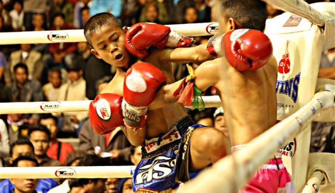Un adolescent de 13 ani a murit după ce a fost făcut KO într-un meci de kickboxing - kick-1542124248.jpg