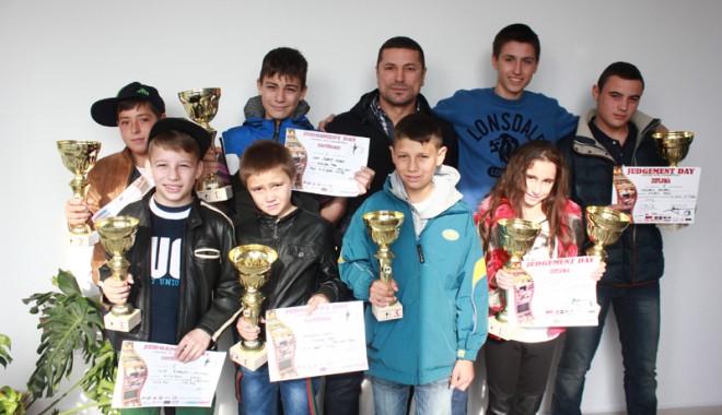 Medaliați la Cupa Judgement Day la kickbox - kickbox1-1384974839.jpg