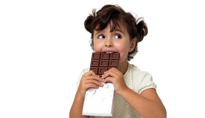 Bucurii pentru copii. 20.000 de ciocolate împărțite gratuit de Crăciun - kidandchocolate-1478855342.jpg