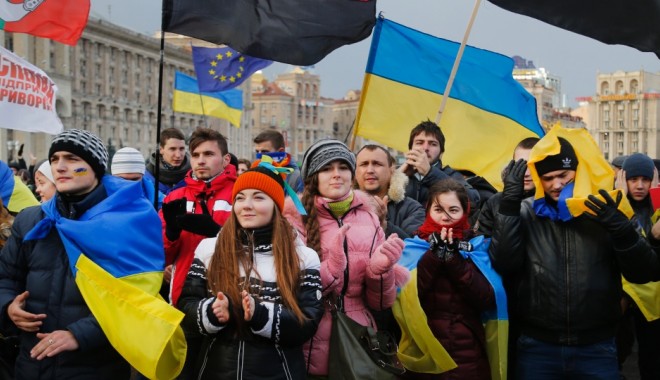 Noi manifestații la Kiev: 100.000 de persoane s-au reunit după apelul opoziției - kiev-1385908893.jpg