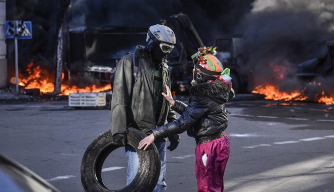 Război civil în Ucraina! Explozii violente în centrul orașului Donețk - kiev-1402668581.jpg
