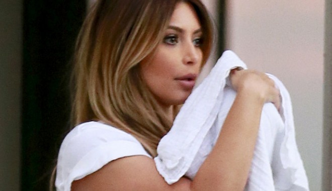 Kim Kardashian lansează o linie vestimentară pentru copii - kim-1392226174.jpg