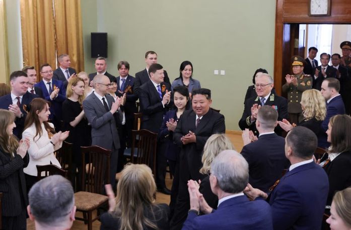 Kim Jong Un a făcut o rară vizită la ambasada Rusiei de la Phenian - kim-1746974901.jpg