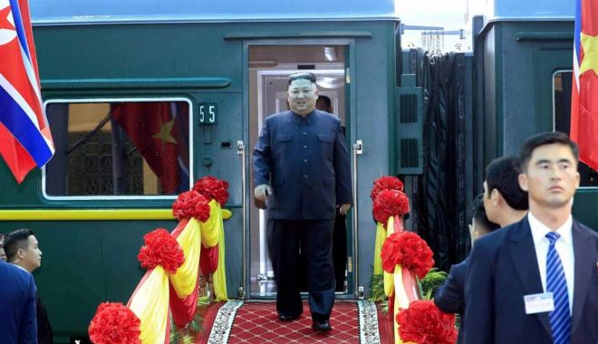Kim Jong Un, întâmpinat cu covorul roșu înainte de întâlnirea cu Donald Trump - kim1-1551199860.jpg