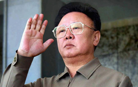 Kim Jong-Il sugerează un transfer de putere către fiul său cel mic - kimjongil-1310565867.jpg