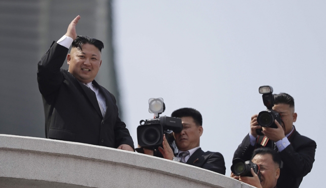 Kim Jong-un nu  se oprește! A lansat o nouă rachetă - kimjonguncoreearacheta-1495458568.jpg