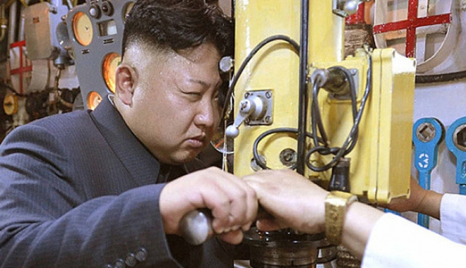 Coreea de Nord, după survolul bombardierelor americane: Atacul asupra SUA, inevitabil - kimjongunpesubmarin-1506249163.jpg