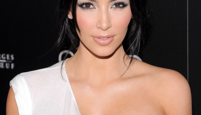 Kim Kardashian a spart 500.000 de dolari într-o singură seară - kimkardashian-1346941761.jpg