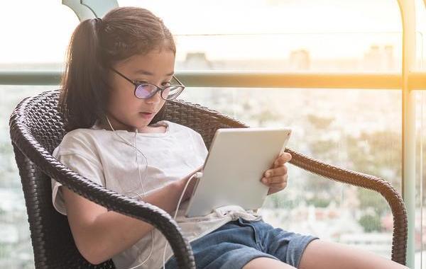 Suma pentru achiziţionarea de laptopuri şi tablete pentru uz şcolar a fost majorată - kindlefireparentalcontrols-1600705464.jpg