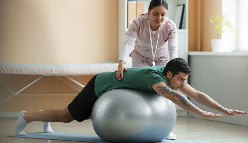 Kinetoterapia la domiciliu oferă o recuperare mai rapidă - kinetoterapie-1721650730.jpg