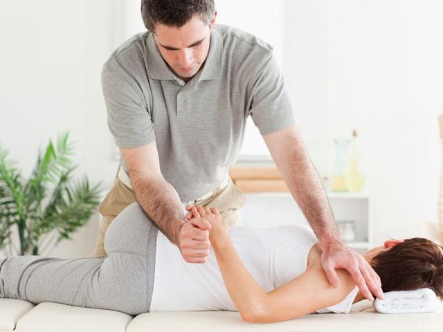 România duce lipsă de kinetoterapeuți, dar este în top cu stomatologi și farmaciști