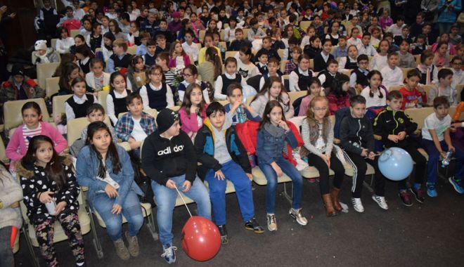 Ce aventuri mai are șoricelul Kiți Kiț - kitkit-1520175039.jpg