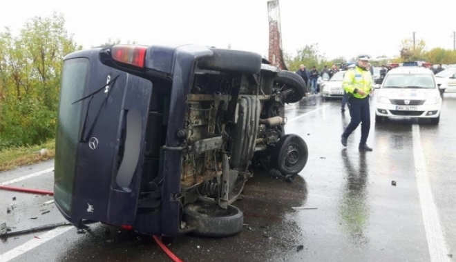 Plan Roșu de intervenție! Patru mașini sunt implicate într-un accident rutier: un mort și 14 răniți - kk-1507487703.jpg