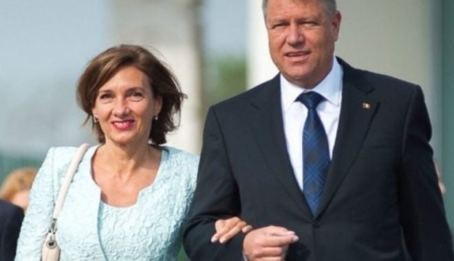 Președintele Klaus Iohannis, la slujbă în prima zi de Crăciun, la biserica din Sibiu - klaus-1577278654.jpg
