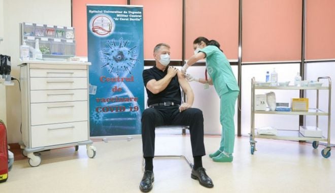 KIaus Iohannis s-a vaccinat cu a treia doză anti-COVID - klaus-1633609776.jpg