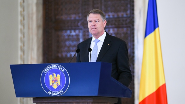 Klaus Iohannis: Îmi doresc să văd mai mulți tineri merituoși care intră în politică - klausiohannis-1524757996.jpg