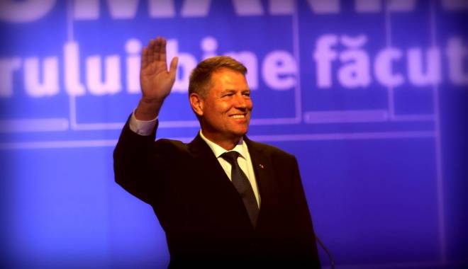 Klaus Iohannis, întâmpinat cu pâine și sare la manifestările de Ziua Națională - klausiohannis1-1417434304.jpg