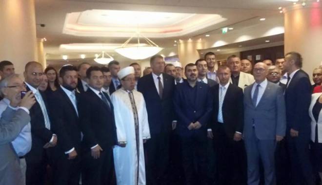 Klaus Iohannis, alături  de comunitatea musulmană,  la cina de Iftar - klausiohanniscomunitateamusulman-1436459836.jpg