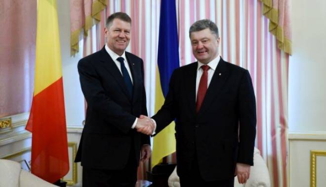 Petro Poroșenko, vizită oficială în România în acest an - klausiohannispetroporosenko-1455467293.jpg