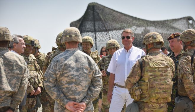 Klaus Iohannis, mesaj pentru militarii români, cu ocazia Zilei Forțelor Terestre - klausiohannisvizitabazamilitaram-1556005888.jpg