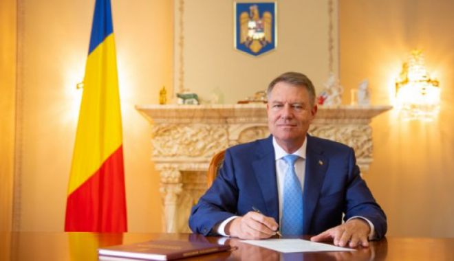 Legea privind instituirea pe 11 aprilie a Zilei educaţiei financiare, promulgată - klaussemneazadecrete-1649678887.jpg