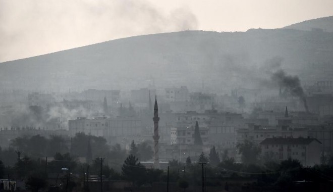 Kobane: arme lansate de americani au căzut în mâinile SI - kobane222-1414047335.jpg