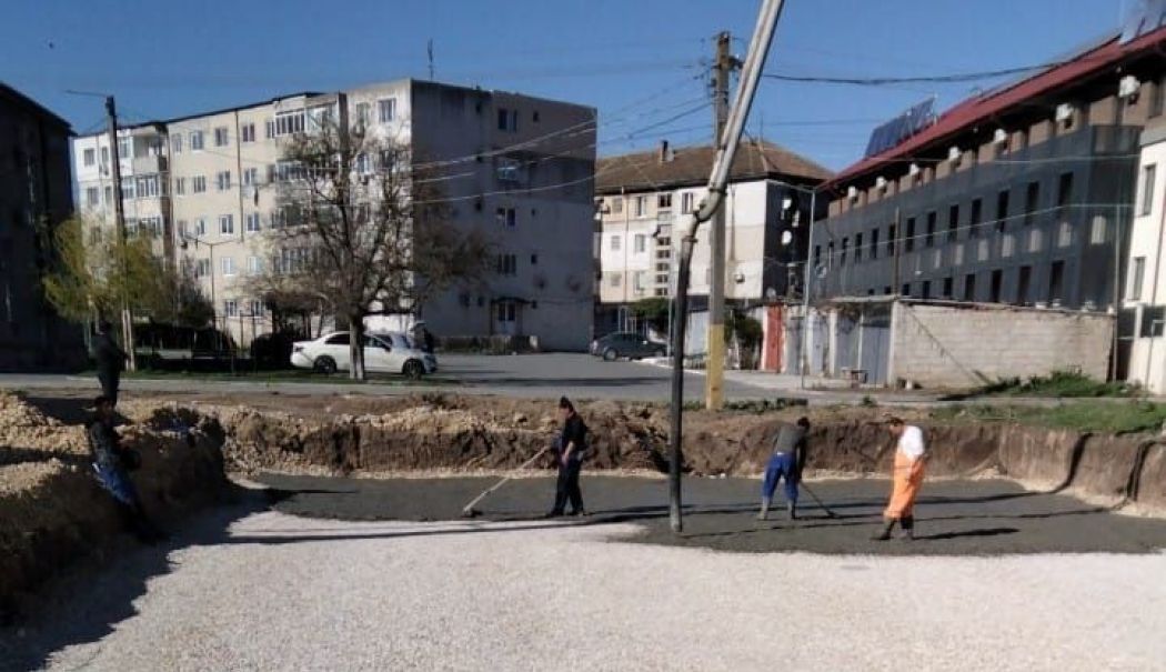 S-a început turnarea fundației la blocul ANL din comuna Mihail Kogălniceanu