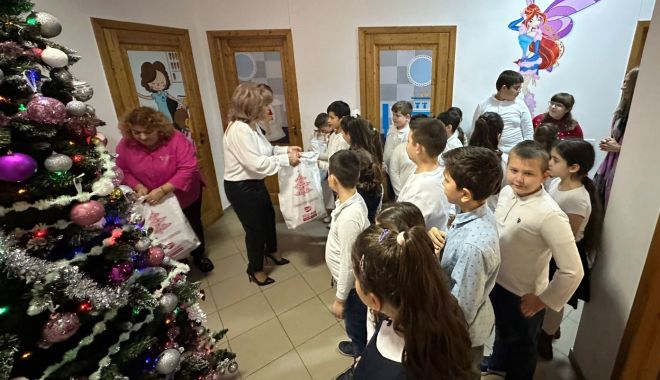 Primăria Mihail Kogălniceanu a oferit cadouri pentru copiii din localitate - kogalniceanu-cadouri-1703591365.jpeg