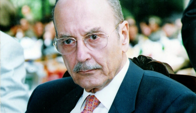 Costis Stephanopoulos, fost președinte al Greciei, a murit  la vârsta de 90 de ani - kostisstephanopoulos-1479729819.jpg