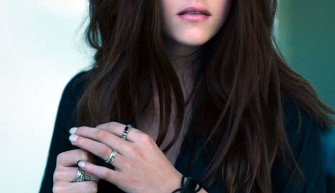Kristen Stewart crede că cineva vrea să o ucidă! - kristenstewart-1350393549.jpg