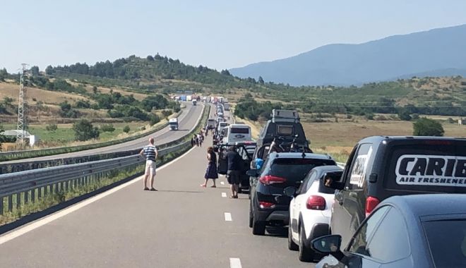 Vama Kulata spre Grecia, blocată de protestatari bulgari - kulata-1596386205.jpg
