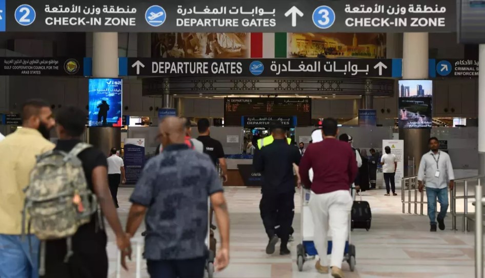 Aeroportul din Kuweit, lovit de drone iraniene. Mai multe persoane au fost rănite, iar zborurile, anulate