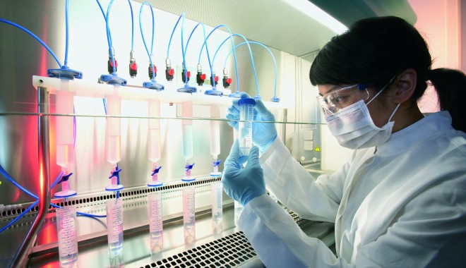 Târg de recoltare gratuită a celulelor stem - lab1-1353333502.jpg