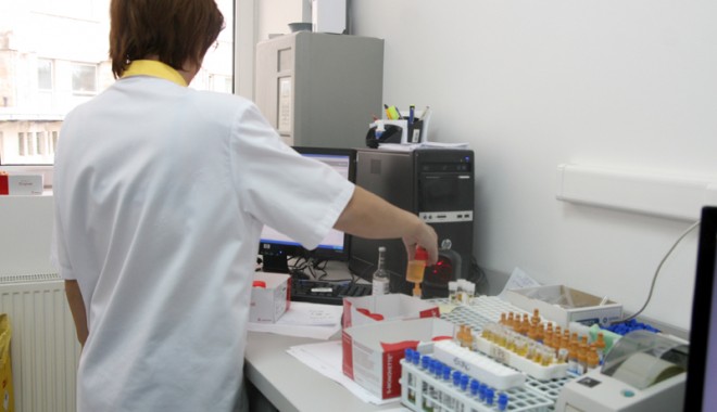 Foștii salariați ai Județeanului câștigă bătăliile din instanță - laboratorspital-1311176660.jpg