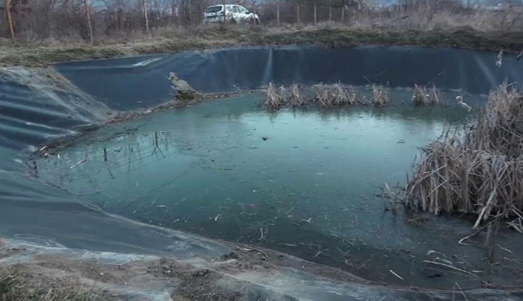 Două surori, de 2 și 3 ani, au murit după ce au căzut într-un lac înghețat: „Lumea era în stare de șoc”
