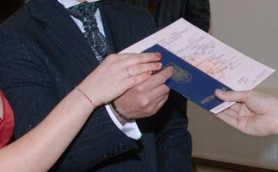 La ce obligă căsătoria cu un străin - laceobligacasat-1395933284.jpg