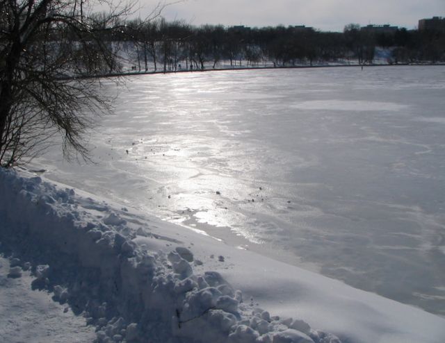 ANM a emis o atenţionare meteorologică de ger valabilă până luni seară - lacinghetat-1739954687.jpg