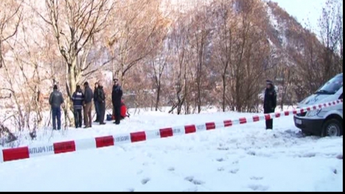IML: Bărbatul și cei doi copii ai săi recuperați din lacul Tarnița au murit înecați - lacultarnita-1330771439.jpg