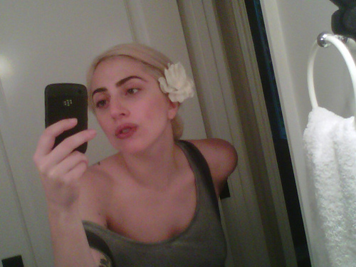 Lady Gaga fără machiaj !! Ce poză a postat vedeta pe Twitter - ladygaga-1332838309.jpg