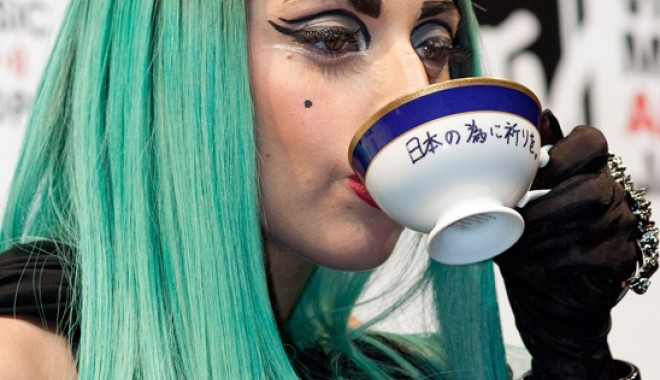 Ceașcă de ceai folosită de Lady Gaga, vândută cu 38.000 de euro - ladygaga-1335992622.jpg
