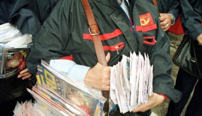 Lucrătorii poștali protestează, astăzi, în Piața Constituției - laiasipesteosutadeangajatiaipost-1360657780.jpg