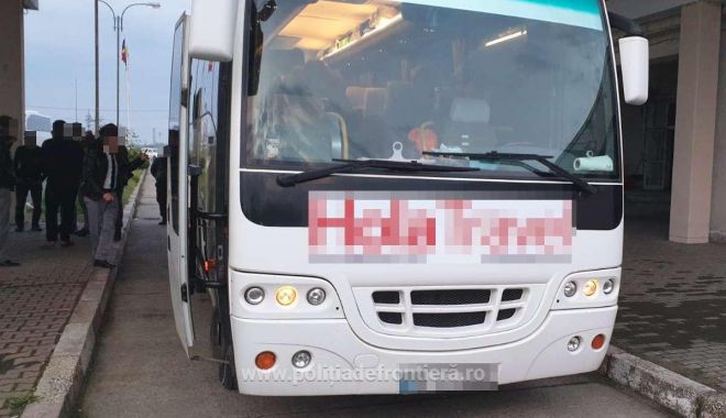 Șase străini, ascunși în podeaua unui autocar! Voiau să intre ilegal în România - lala-1555929700.jpg