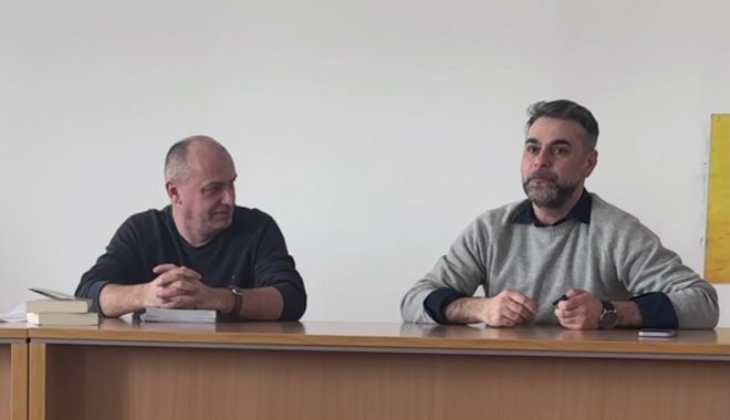 Scriitorul Marius Chivu: „Am ajuns autor de cărți de călătorie oarecum din întâmplare!” - lansare-marius-chivu-1711626081.jpg
