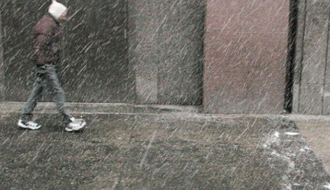 ALERTĂ METEO: SE ÎNRĂUTĂȚEȘTE VREMEA DE AZI, ÎN TOATĂ ȚARA! Ploi, lapoviță, ninsori și viscol - lapovita-1512133597.jpg