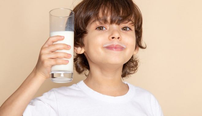 Laptele semi-degresat are mult mai puține calorii decât cel integral - lapte-2-1694692333.jpg